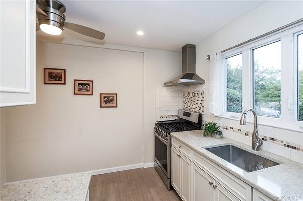 Plainview, NY 11803,6 Gerhard RD