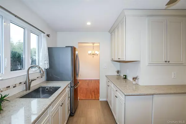 Plainview, NY 11803,6 Gerhard RD