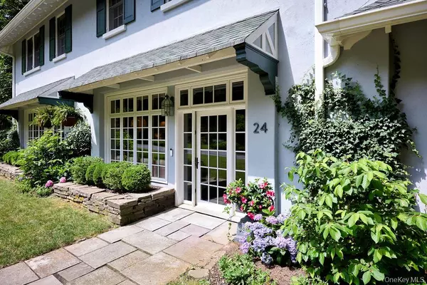 Tuxedo Park, NY 10987,24 Acoma RD