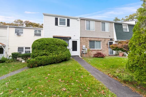 231 Hill Rise, Calverton, NY 11933