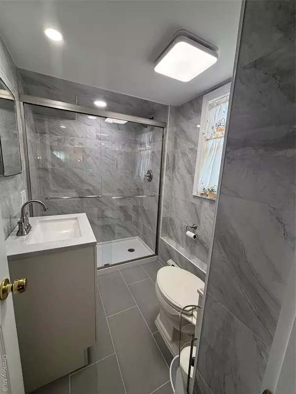 Lindenhurst, NY 11757,293 Concord AVE