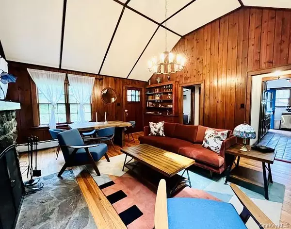 Cold Spring, NY 10516,15 Locust DR