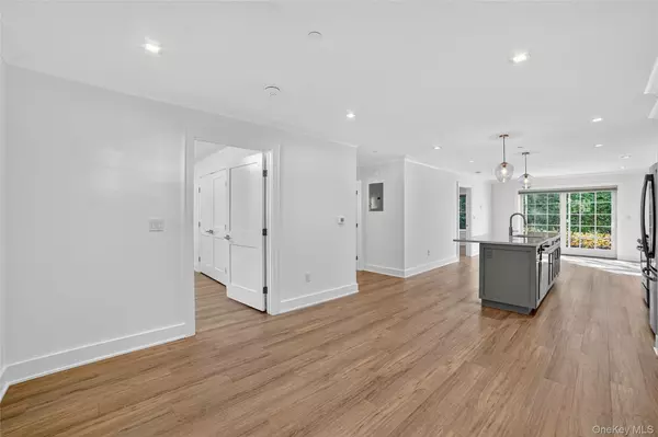 Armonk, NY 10504,470 Main ST #12