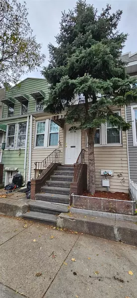 60-66 60th ST, Maspeth, NY 11378