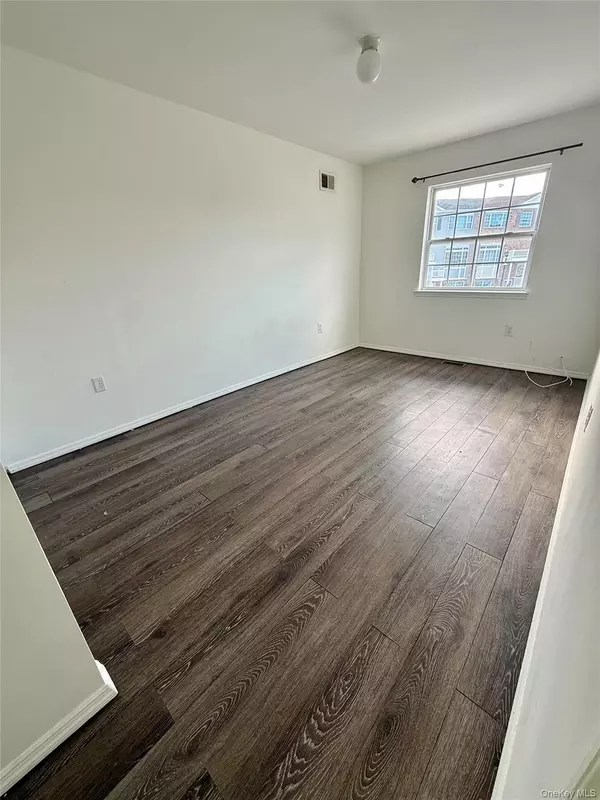 Bronx, NY 10473,197 Surf DR #123