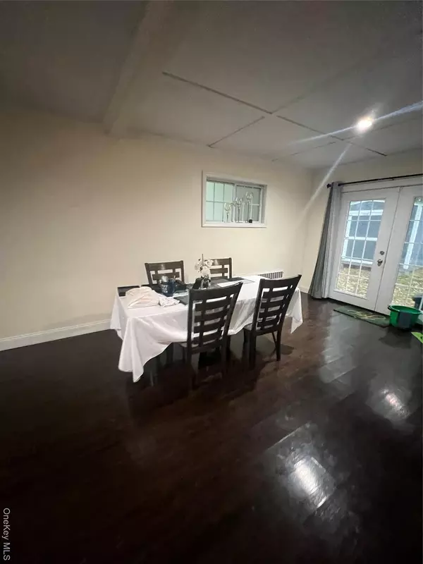 Central Islip, NY 11722,1043 Wilson BLVD