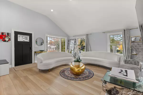 Islip, NY 11751,272 Ocean AVE