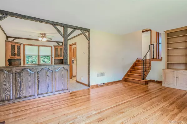 Huntington, NY 11743,33 Chestnut ST