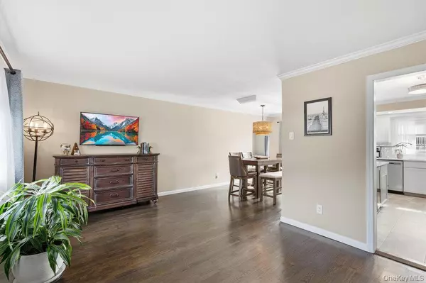 Holbrook, NY 11741,1584 Church ST