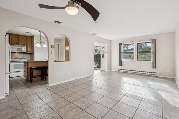 Coram, NY 11727,5 Fredricksburg CT