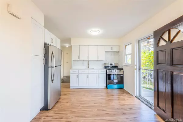 Fresh Meadows, NY 11366,76-04 167 ST