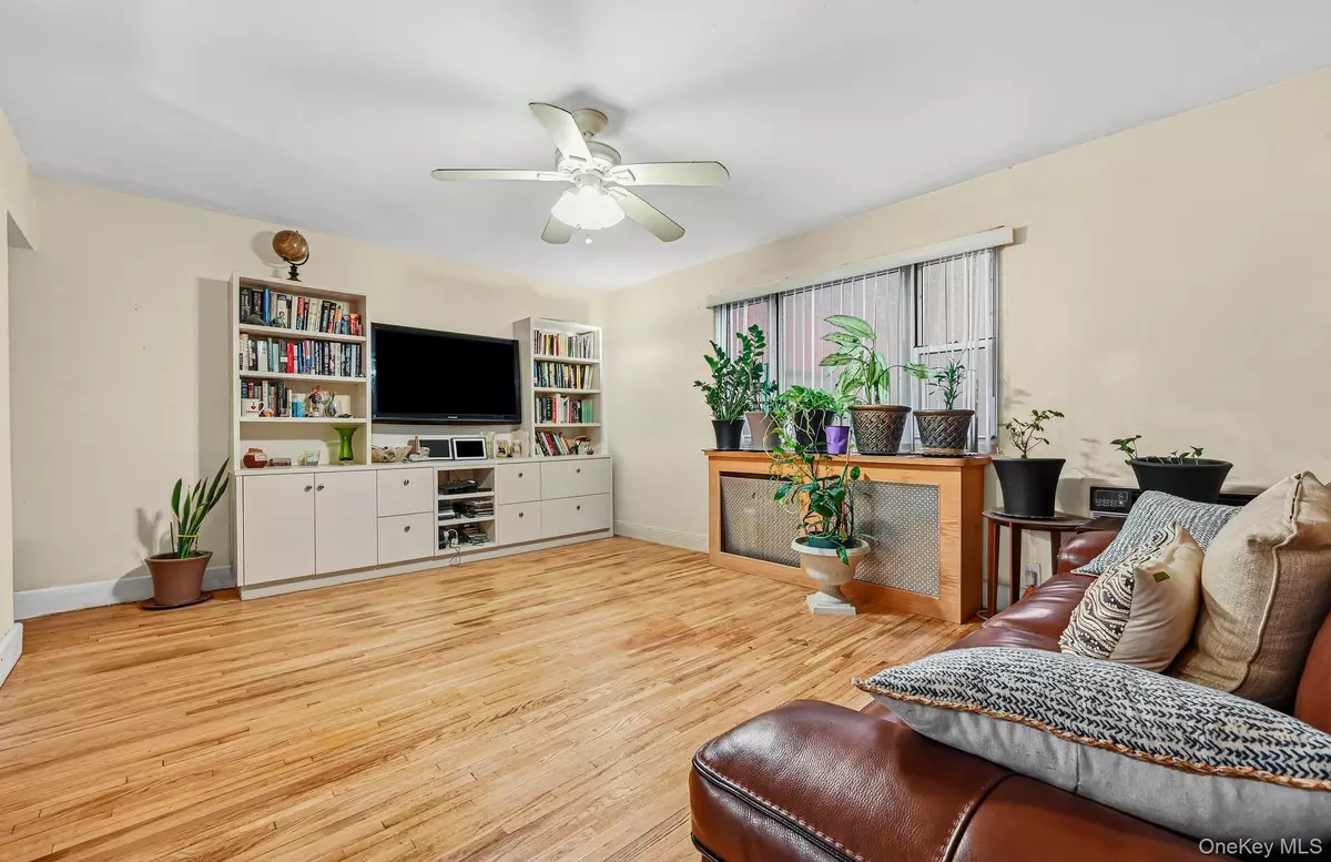 Valley Stream, NY 11580,1807 Shipley #2