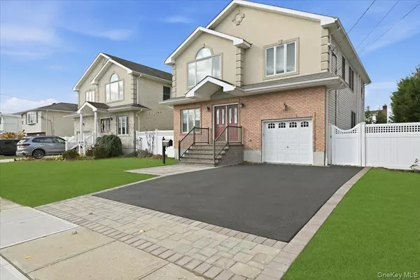 Wantagh, NY 11793,2202 Beech ST