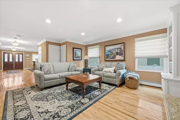 Wantagh, NY 11793,2202 Beech ST