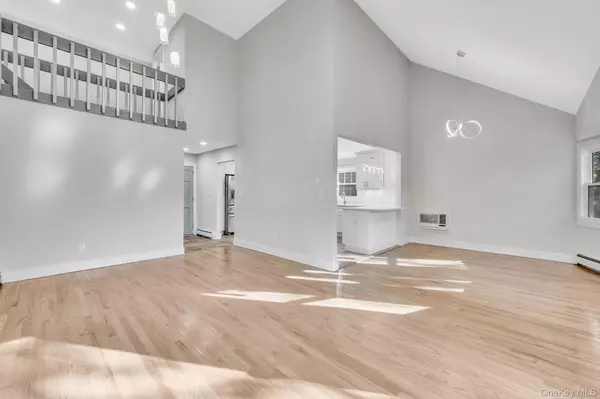 South Huntington, NY 11746,28 Sanford ST