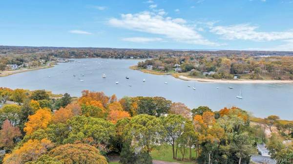 Brookhaven, NY 11733,89 Van Brunt Manor RD