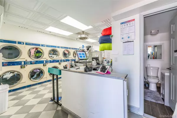 370 Crescent ST, Brooklyn, NY 11208