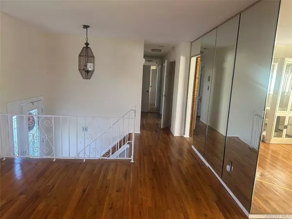 West Babylon, NY 11704,308 Essex ST