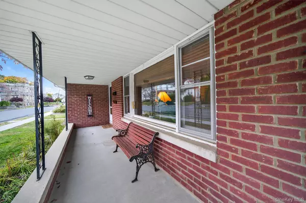 Haverstraw, NY 10927,79-81 Clove AVE