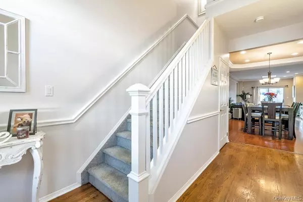 Melville, NY 11747,128 Cinnamon CT