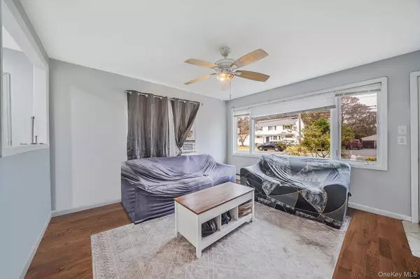 Shirley, NY 11967,302 Auborn AVE