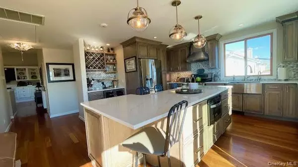 Seaford, NY 11783,2905 Ocean AVE