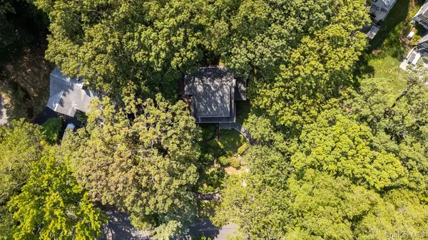 Larchmont, NY 10538,40 Pine Brook DR