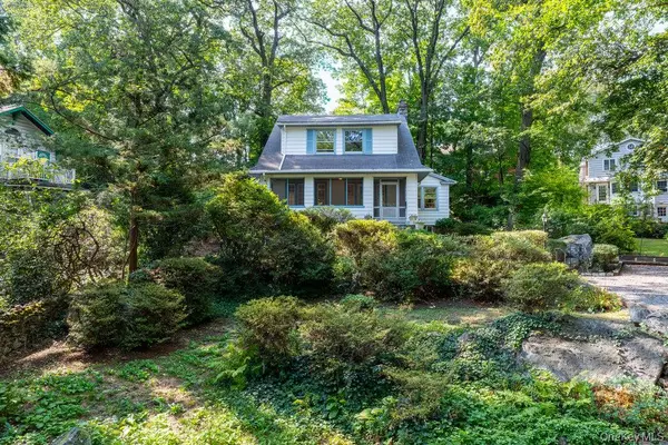 Larchmont, NY 10538,40 Pine Brook DR