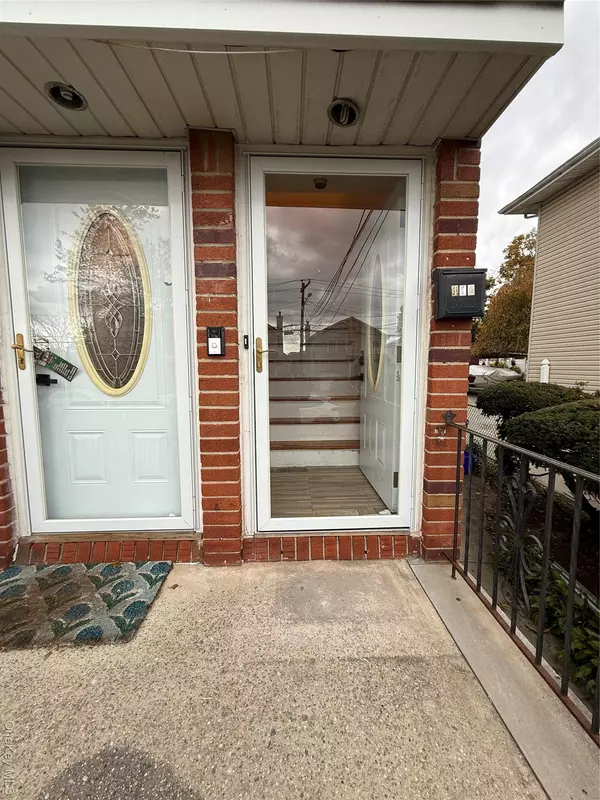 Elmont, NY 11003,472 Kirkman AVE