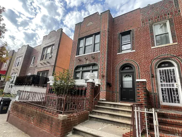 East Elmhurst, NY 11370,3210 81st ST