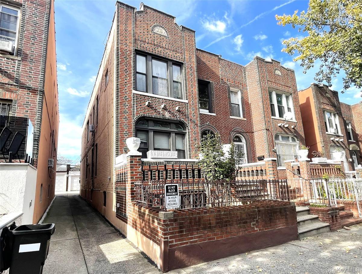 East Elmhurst, NY 11370,3210 81st ST