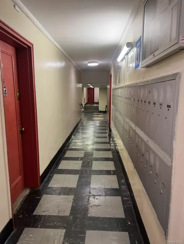 Elmhurst, NY 11373,89-20 55th AVE #4T