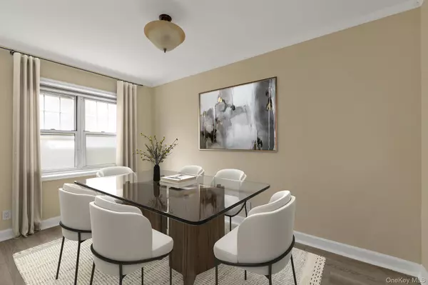 Rockville Centre, NY 11570,21 S Village #3