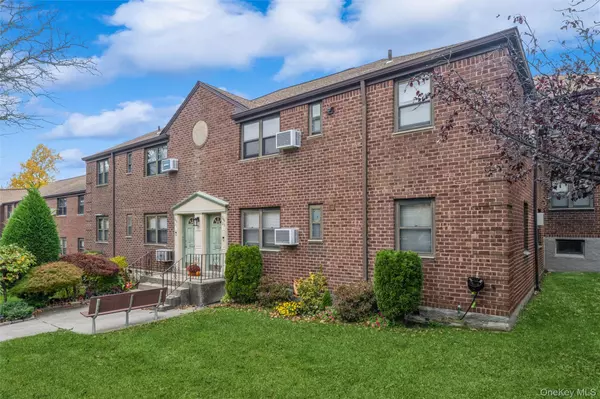Douglaston, NY 11362,244-25 57th DR #6G