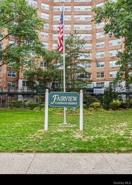 61-20 Grand Central Pkwy #A900, Forest Hills, NY 11375
