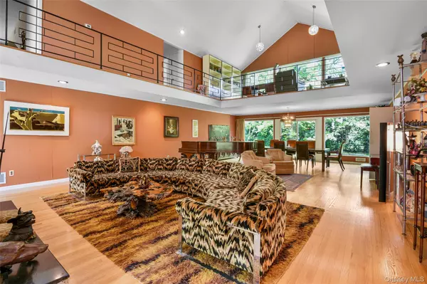 Scarsdale, NY 10583,161 Morris LN