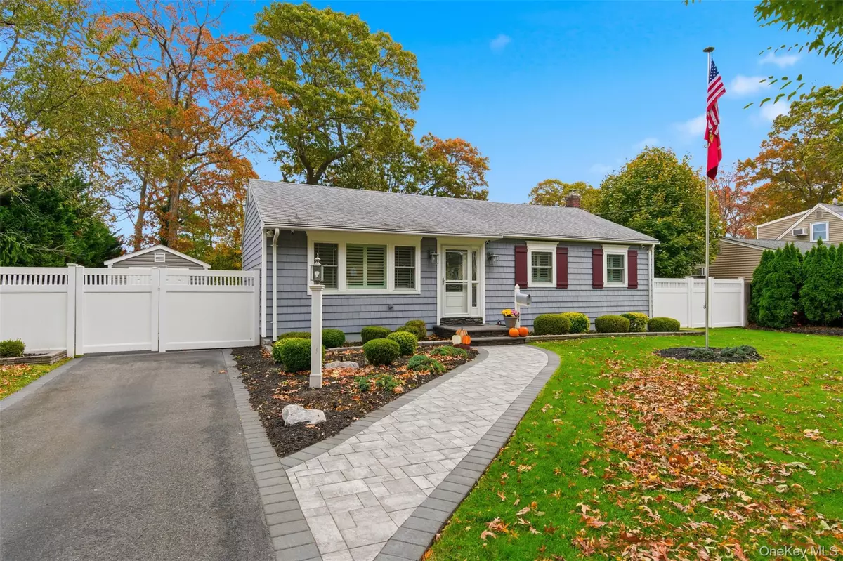 Saint James, NY 11780,277 5th AVE