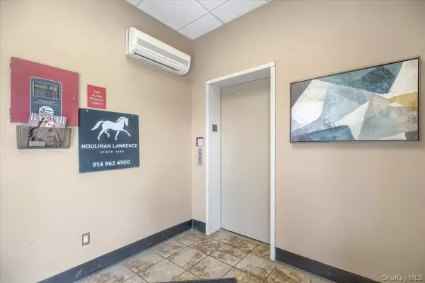 Ossining, NY 10562,8 Revolutionary RD #suite 203