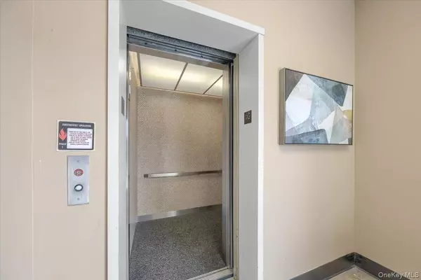 Ossining, NY 10562,8 Revolutionary RD #suite 203