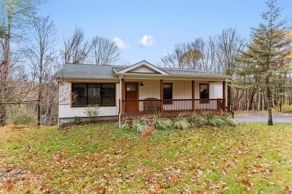 104 Susan DR, Poughquag, NY 12570