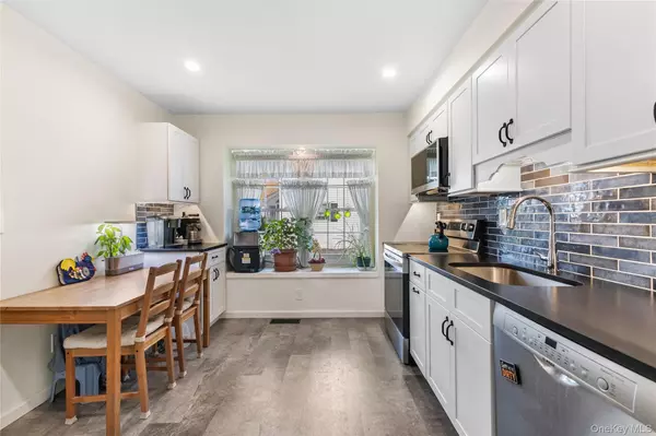 Cross River, NY 10518,33 Briar CT