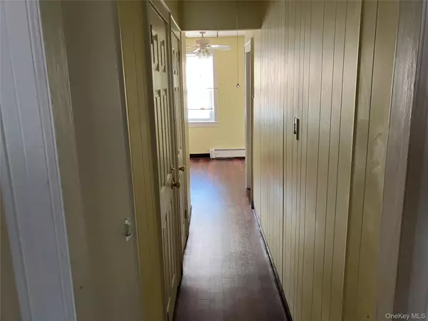 Floral Park, NY 11001,2 Superior RD #243