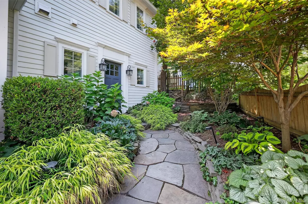 Rosendale, NY 12472,669 Route 213