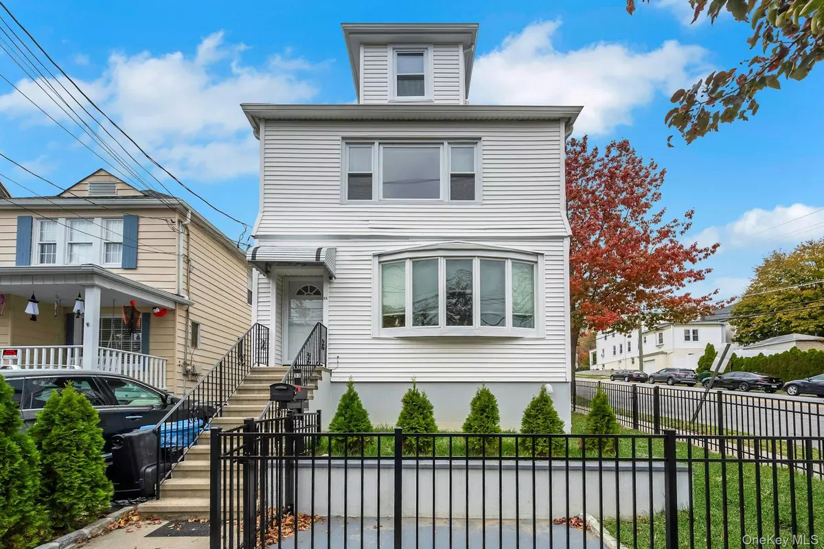 Yonkers, NY 10704,53 Sterling AVE #2