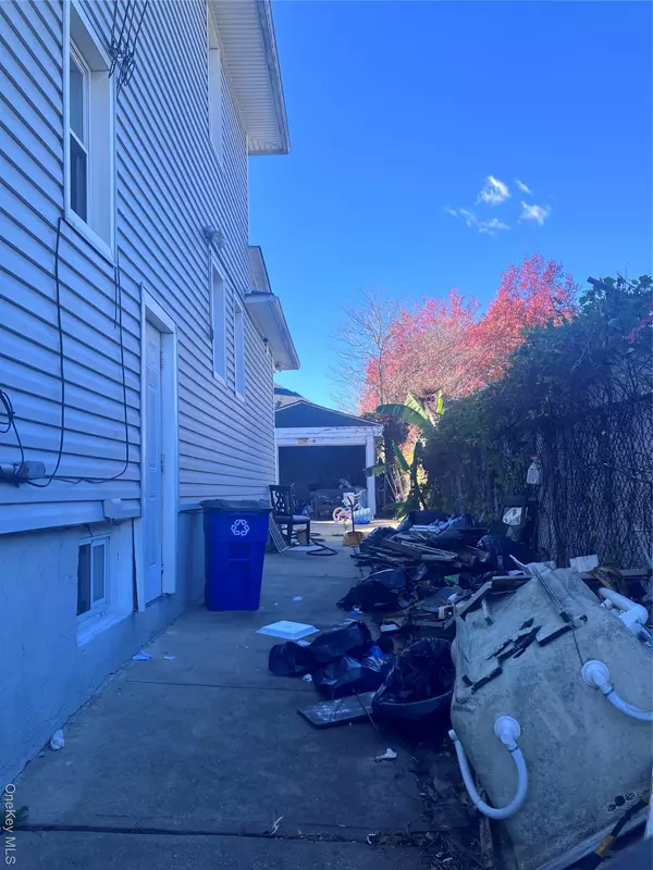 Jamaica, NY 11433,10912 176th ST