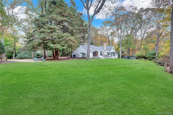 Setauket, NY 11733,14 Highwood RD