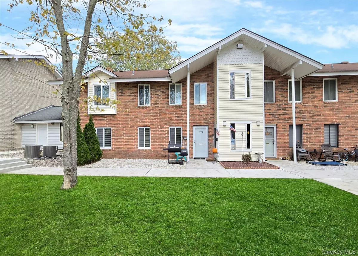 Coram, NY 11727,27 Cheyenne CT #27