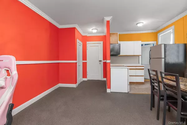 Jackson Heights, NY 11372,91-10 34th AVE #6K