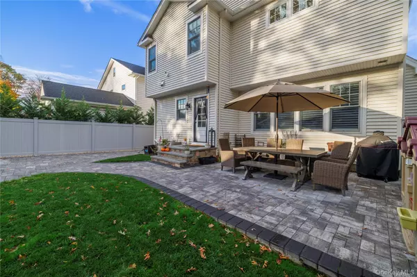 Rockville Centre, NY 11570,16 Westminster RD