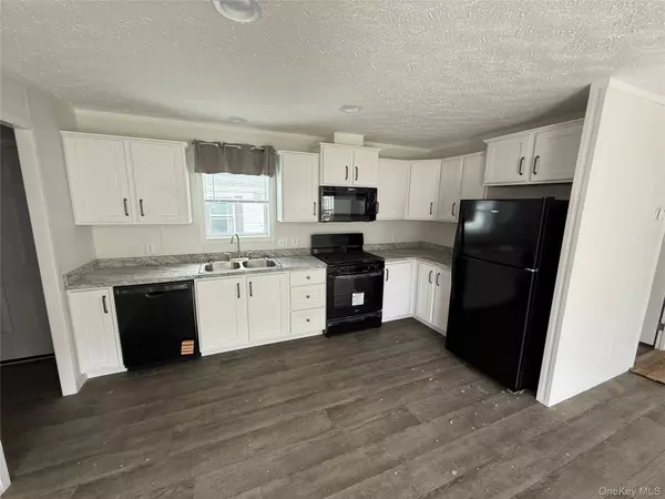 Burlingham, NY 12722,29 SHORE LN